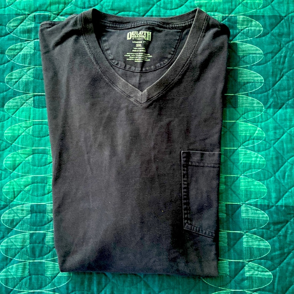 DULUTH V-NECK TEE
